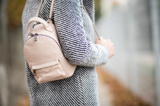 Pourquoi le Sac à Dos est-il Devenu un Indispensable Mode ?